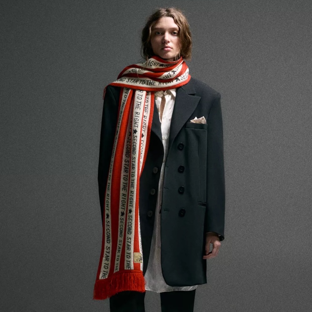 ZARA x HARRY LAMBER 
STRIPED TEXT SCARF PETER PAN HARRY LAMBERT FOR ZARA